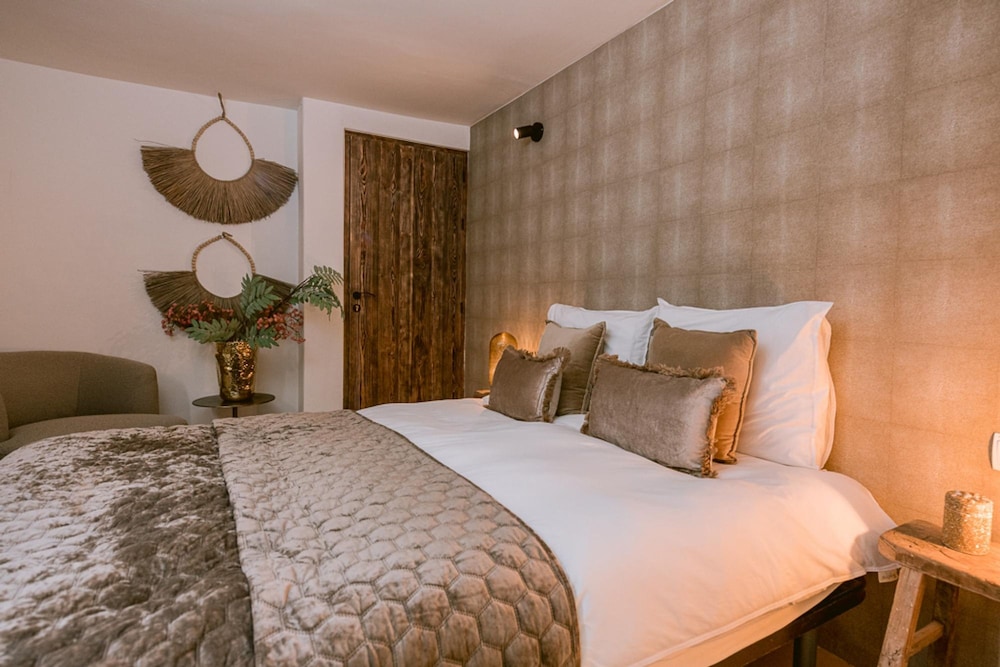 Can Furnet in Ibiza With 4 Bedrooms and 8 Bathrooms