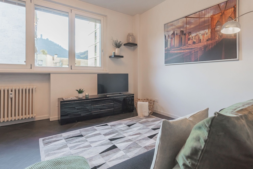 Chiara's Apartment by Rent all Como