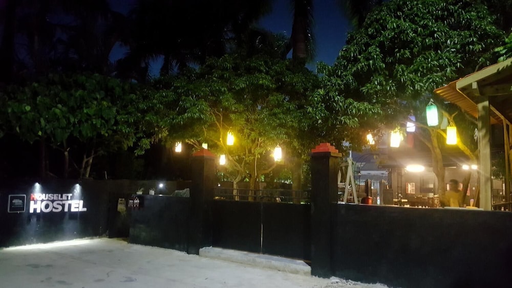 Houselet Hostel