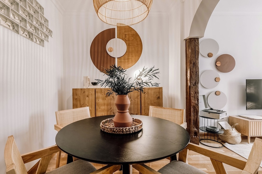 Quirigua - 2 Bedrooms and Office in Chamber