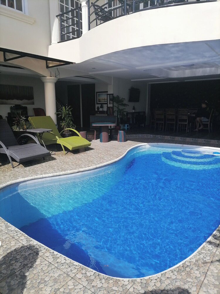 Avana Hills Tagaytay