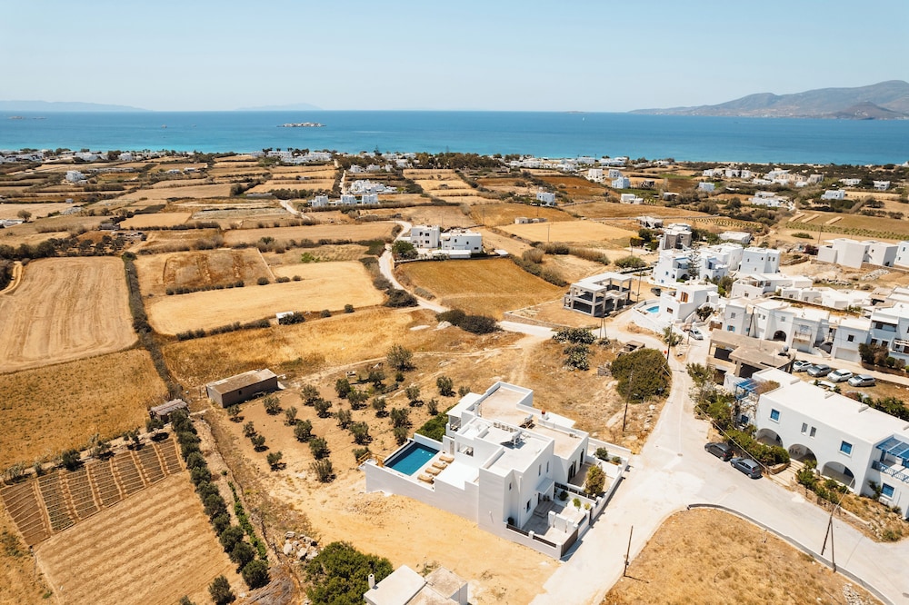 C & G Villas
