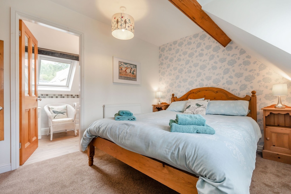 Brincliffe Cottage view 5