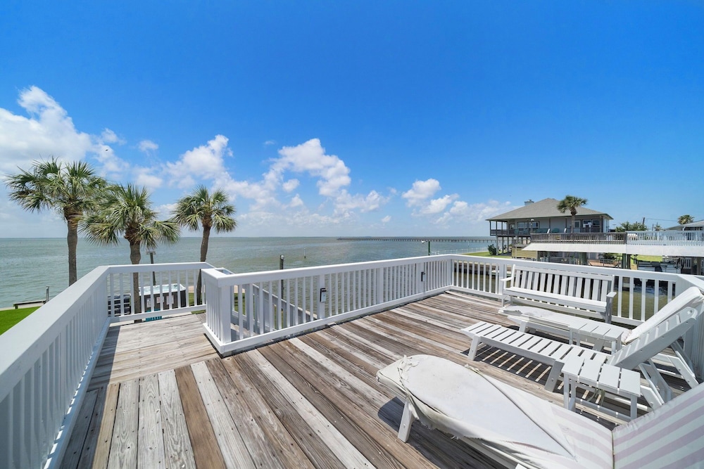 Blue Marlin Bayfront Retreat by Ryson Vacation Rentals
