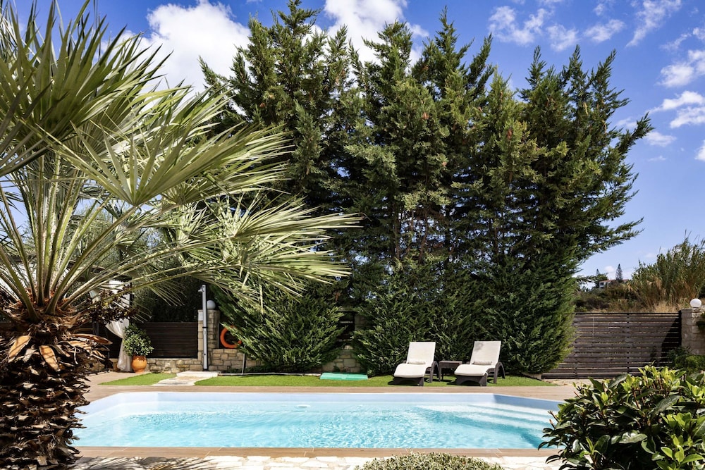 Maratho Villa - With Private Pool