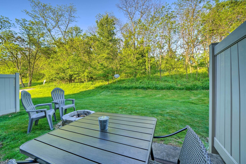 Family-friendly Townhome: 16 Mi to Pittsburgh! - Property Image 15