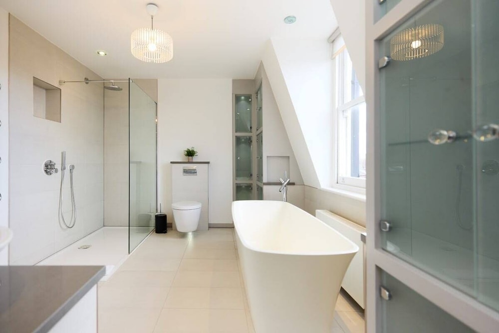The South Hampstead Hideaway - Stylish 6bdr Home