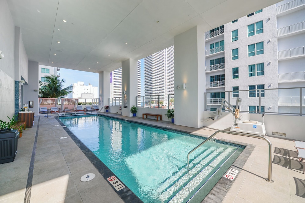 Breathtaking Downtown Miami Apt