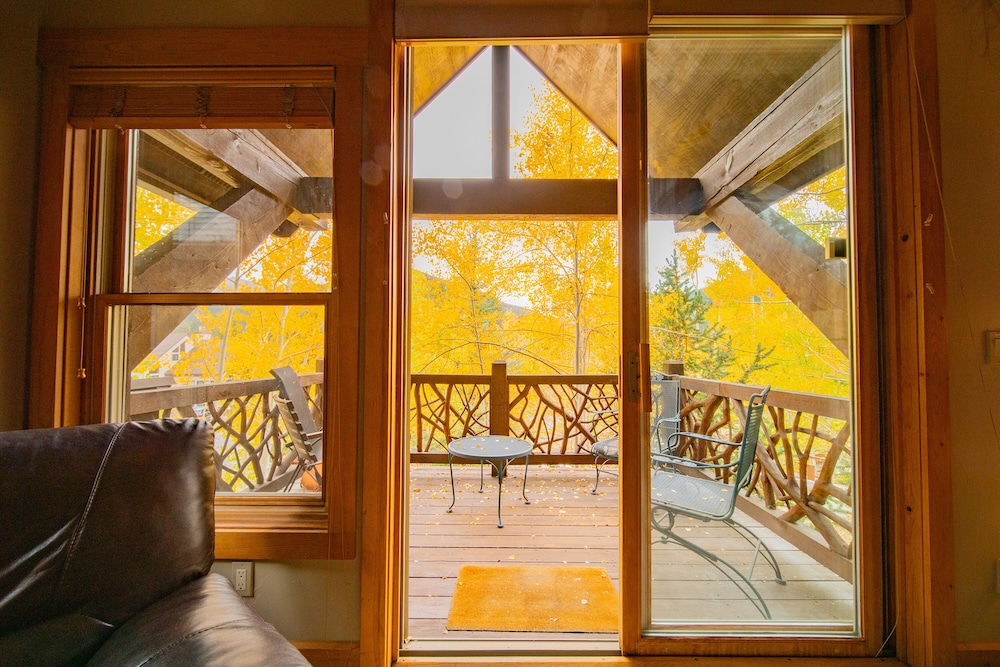 Cabin in the Pines 4