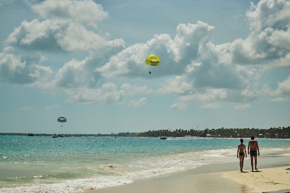 Los Corales Beach Village