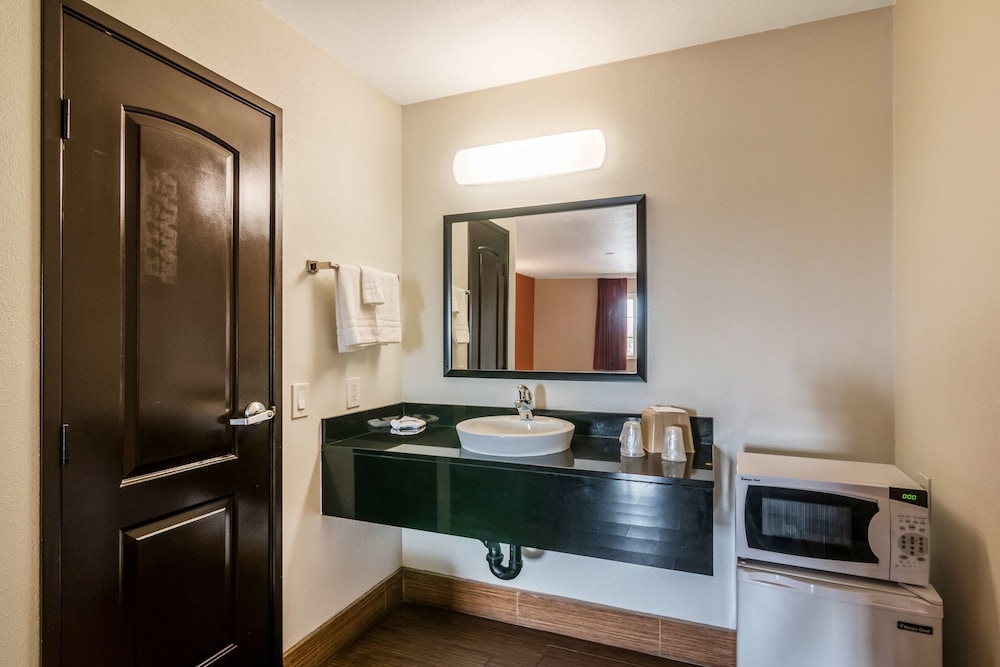 Motel 6 Bell Gardens, CA - Los Angeles