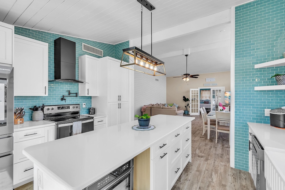 Bates Avenue House