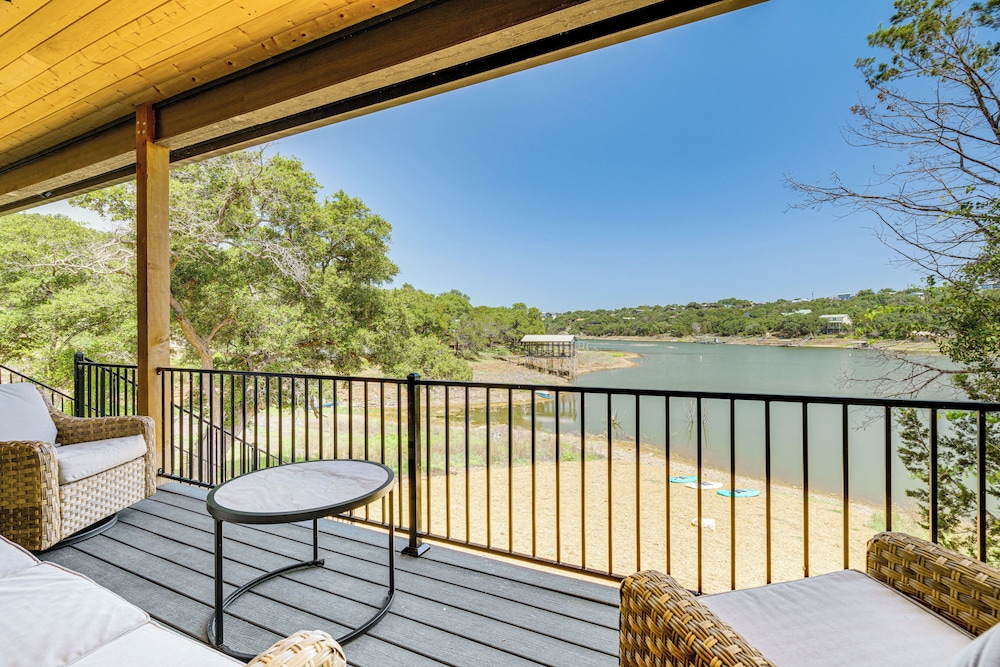 Chic Burnet Home on Lake Buchanan w/ 2 Fireplaces! - Property Image 4