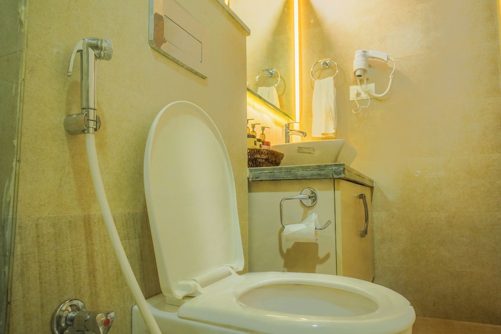 Alaya Stays Veera Marina 3 BHK Apartment