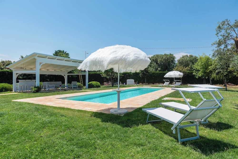 Trullo Letizia con piscina