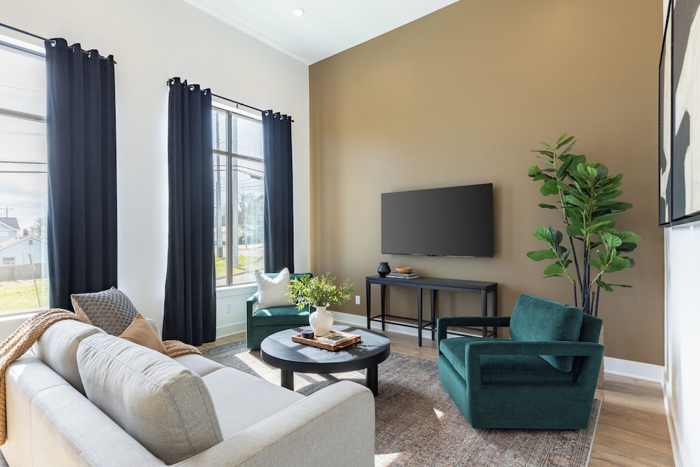 The Heights by AvantStay – Modern Condo Minutes from Broadway