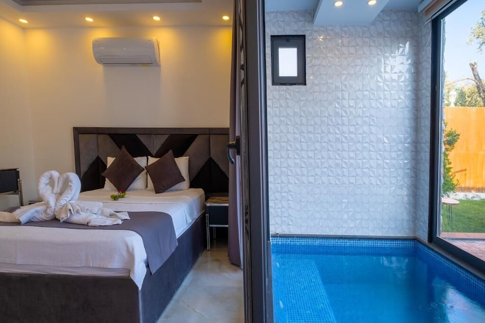 Exclusive Sheltered Villas