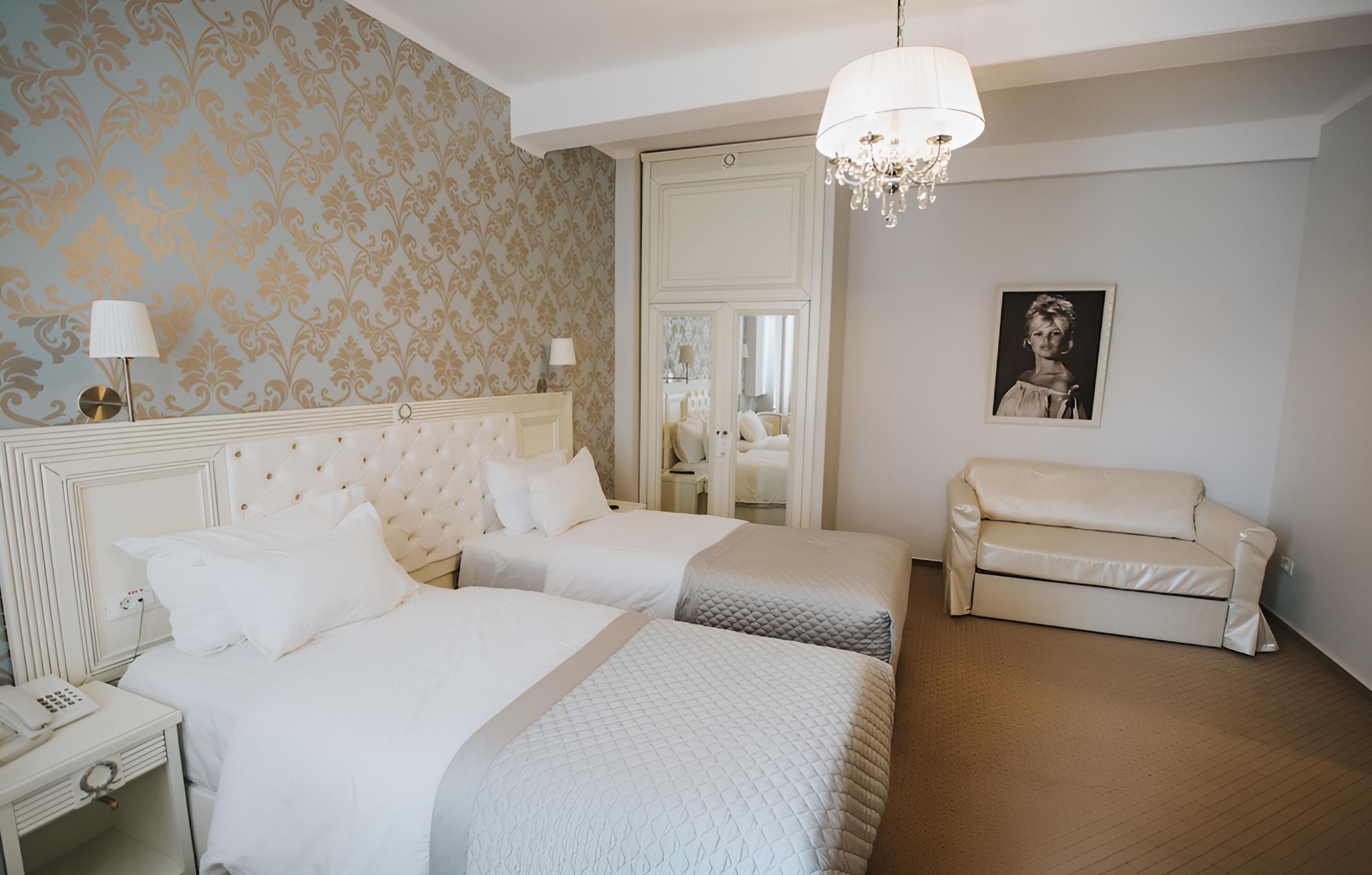 Cherie Hotel Boutique & Restaurant