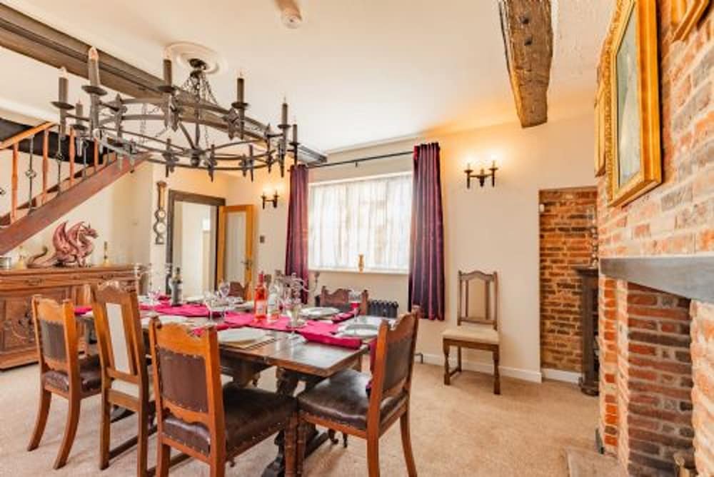 Host Stay Dragons Rest