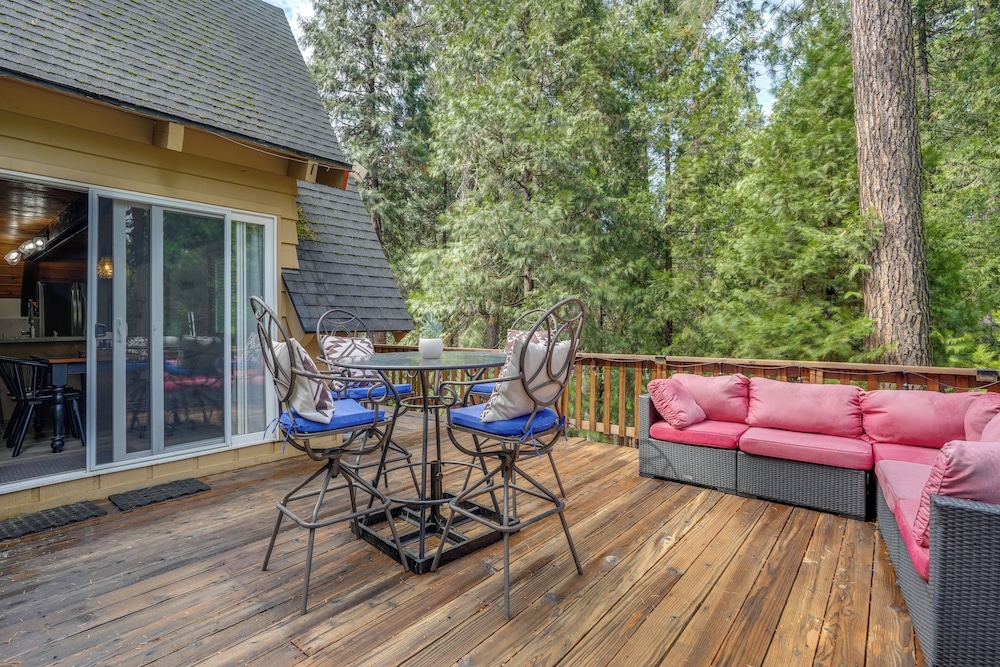 Sleek Blue Lake Springs Retreat w/ Deck & Yard!