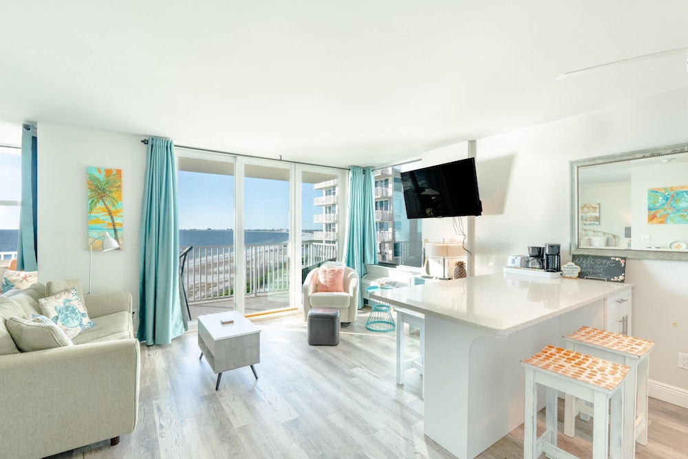 Estero Beach & Tennis 807-c