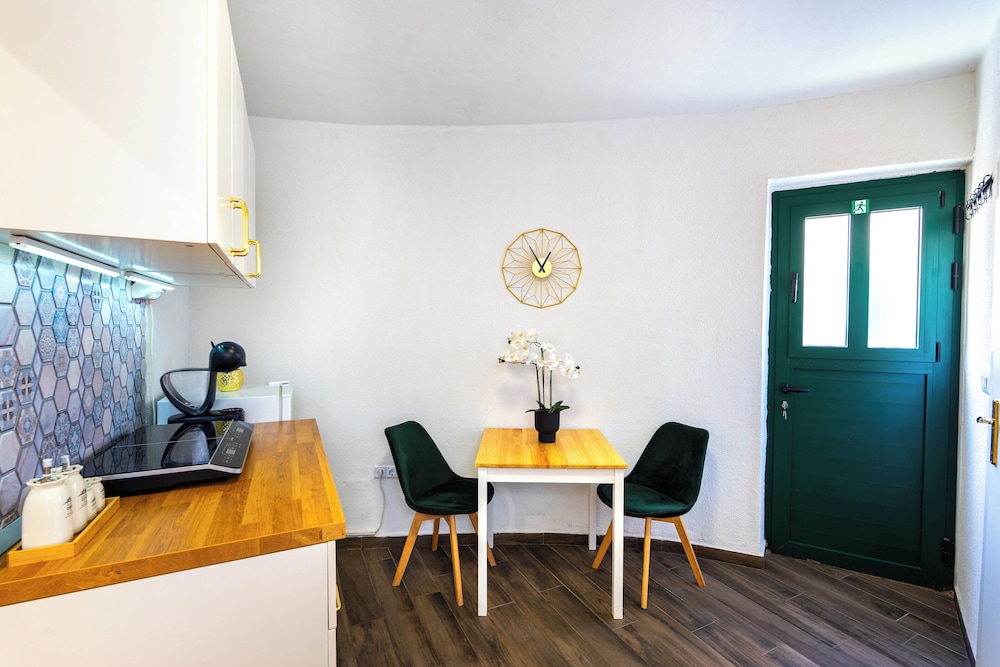 Elegant APT 5 min walk from Split center