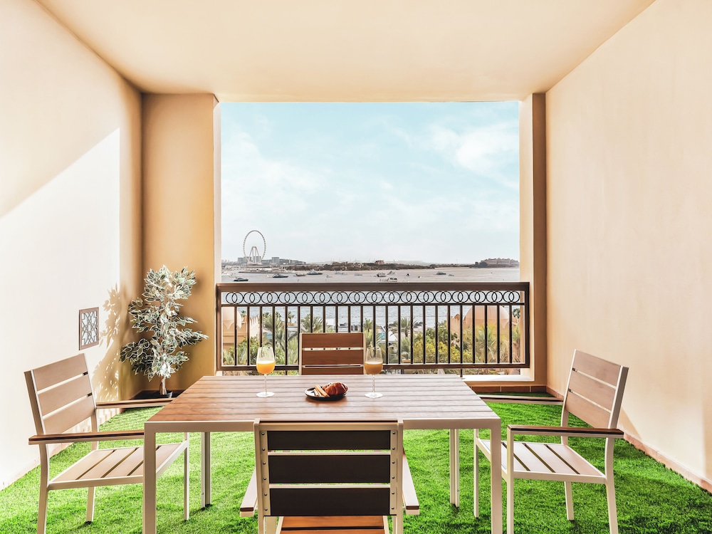 New Fairmont Residences by Propigo