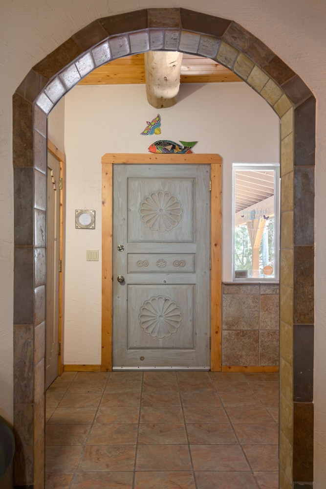 Mariposa Lodge B&B