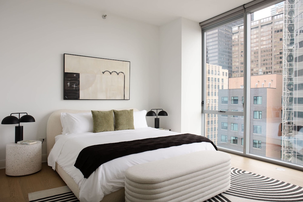 The Lyra Luxury Group Getaway - Two Penthouses