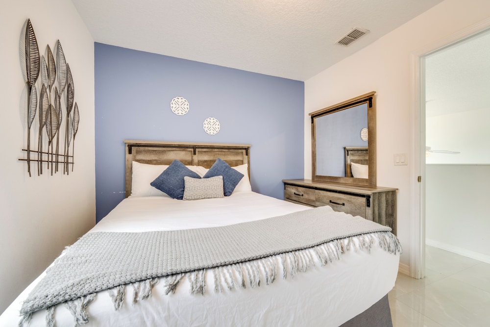 Kissimmee Resort-style Home: Close to Shops & Eats