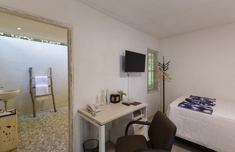 Menjangan Ecolodge
