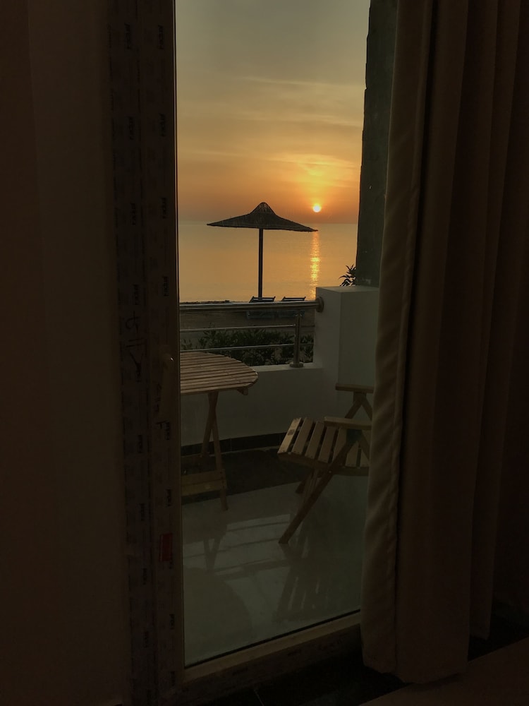 Cecelia Resort