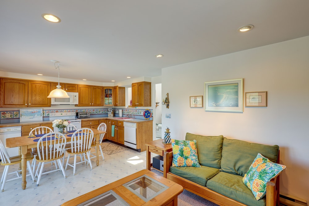 Inviting Rockport Rental w/ Deck: Walk to Beach!