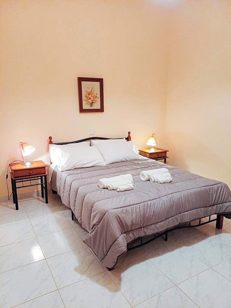 Filiatra Modern Getaway With Panoramic Views