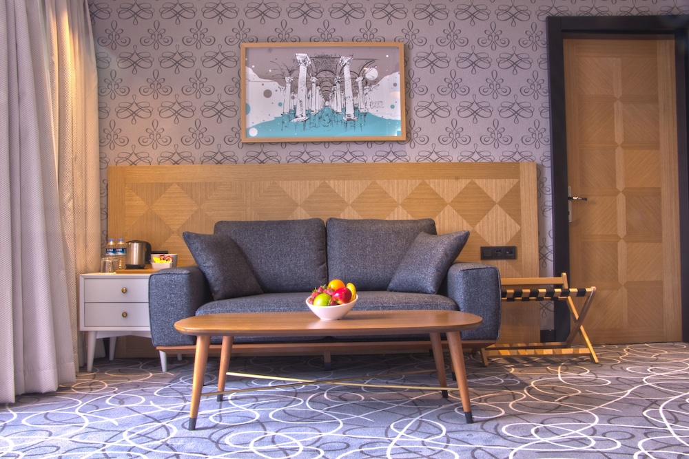 Four-G Hotel - Image 35