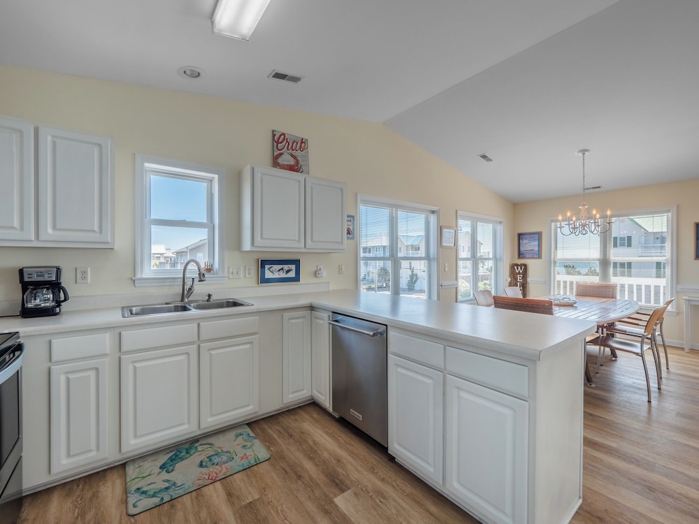 The Channel Marker by Topsail Realty