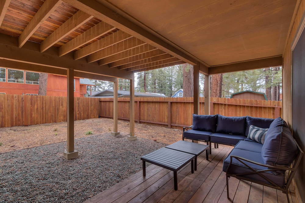Silver Pines - Ski or Summer 30+ day Home