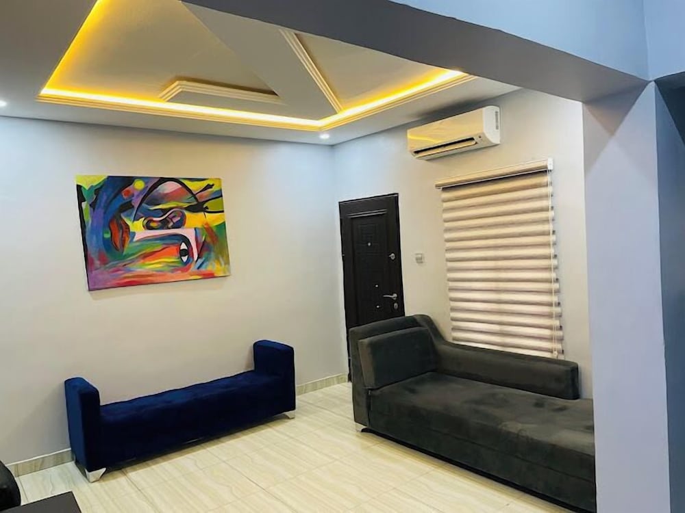 Villa Maxili Hotel and Apartment