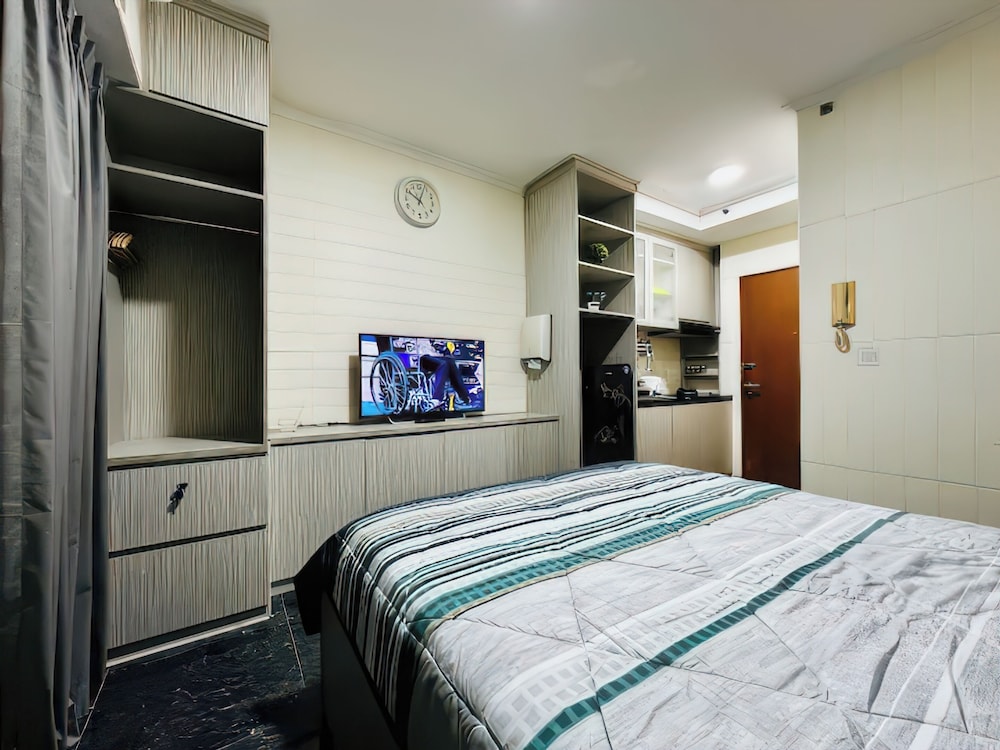 Maple Park Apartment near JI Expo