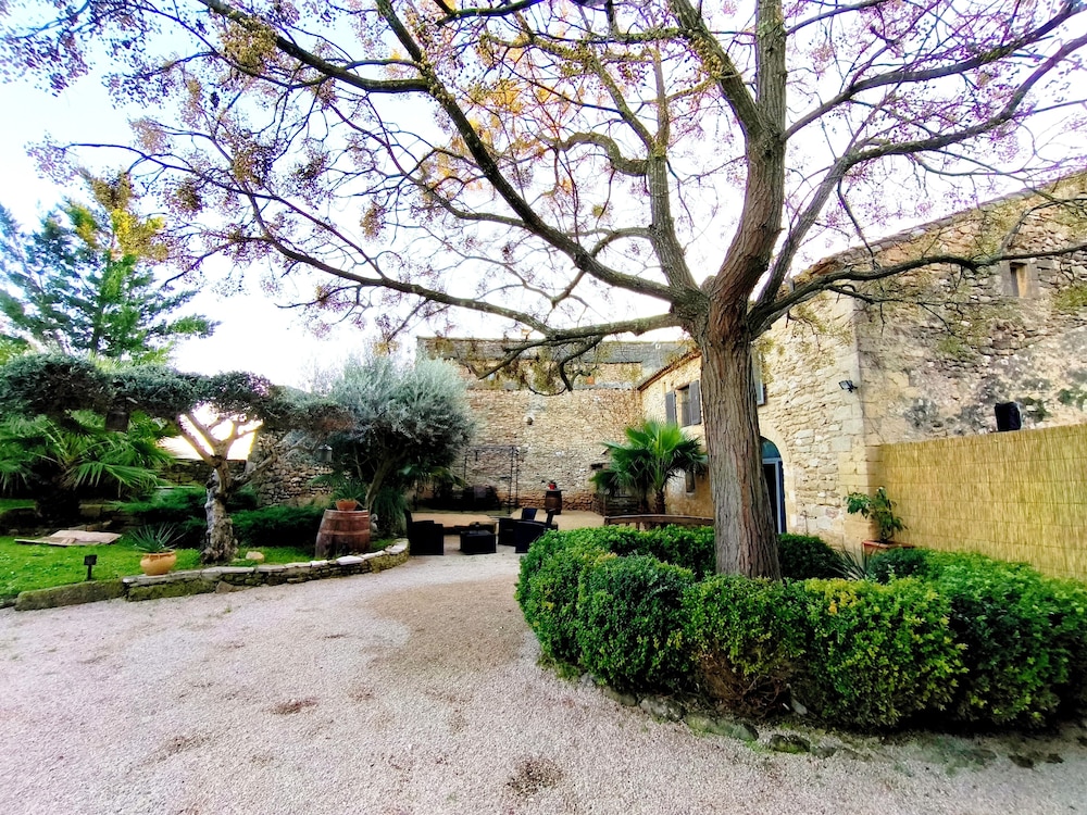 Mas de Castille Guest House