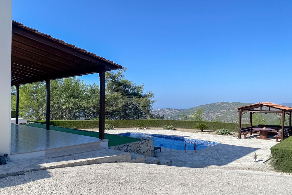 Phaedrus Living Serenity Villa Lysos