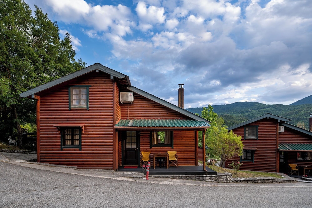 Chalet Likouresi Village
