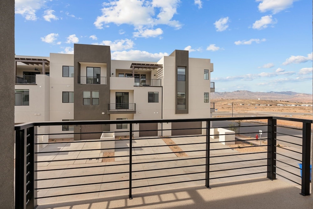 Weekend Vibes 5 Bedroom Townhouse