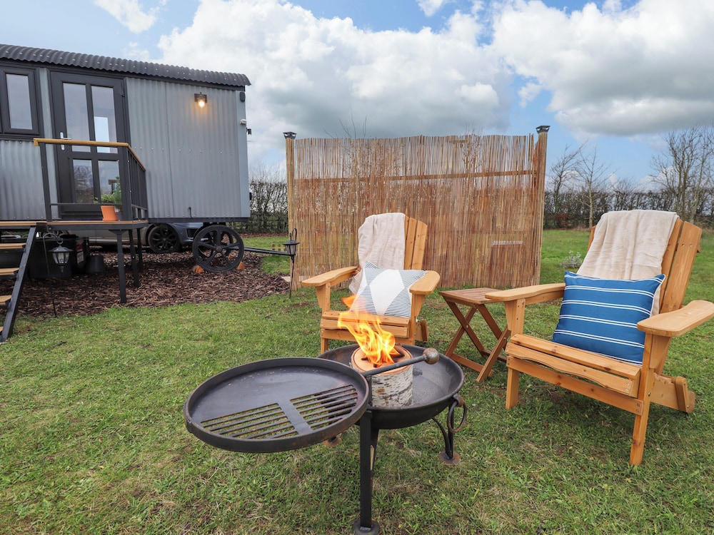 Shepherds Hut - Ash