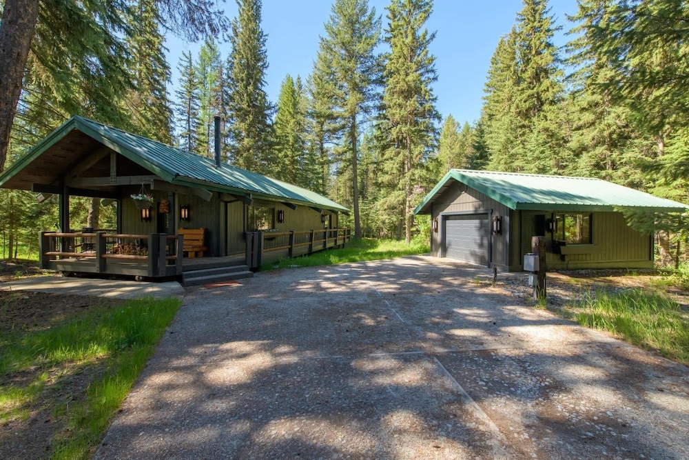 Glen Lake Cabin in the Woods