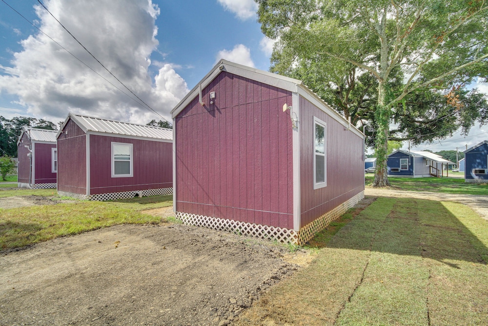 Pet-friendly Picayune Tiny Home Near Space Center! view 2