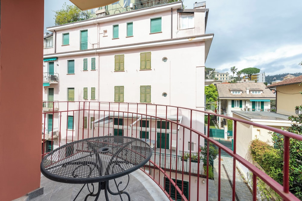 Blissful Flat for 6 Close To The Beach