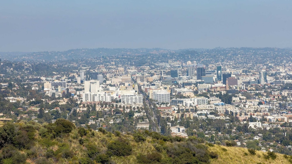 Hollywood Overlook by Avantstay Private Pool + Hot Tub Panoramic Views
