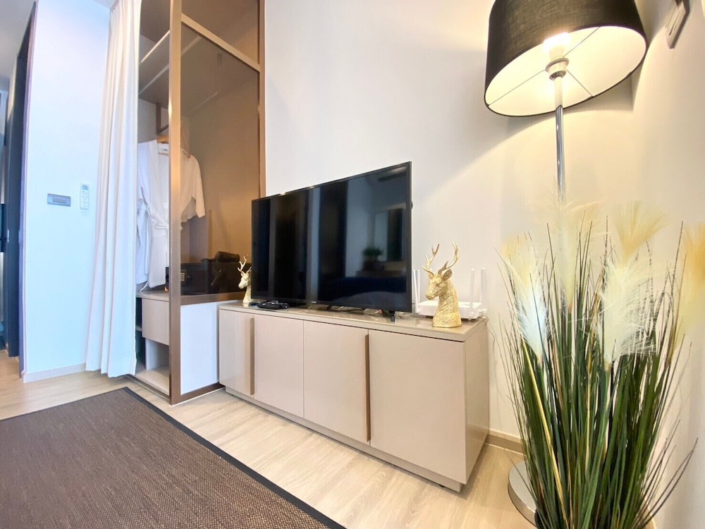 Sea View Edge Central Pattaya