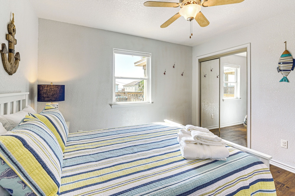 1 Block to Surfside Beach: Home w/ Gulf Views!